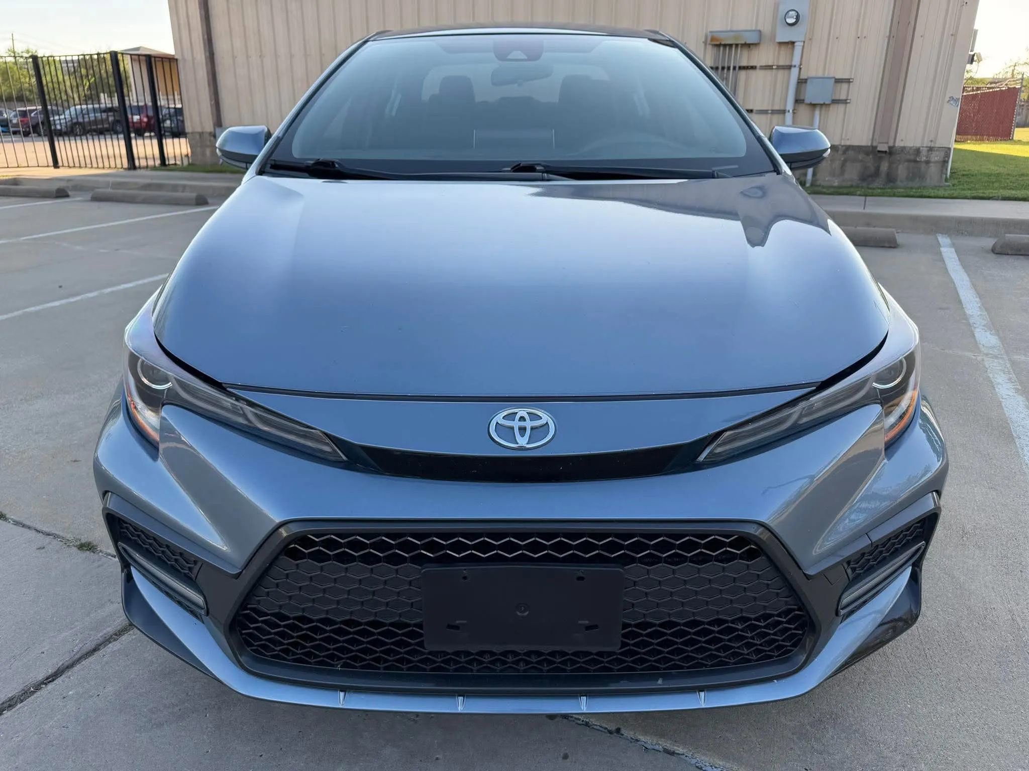 Used 2020 Toyota Corolla SE FWD image 2