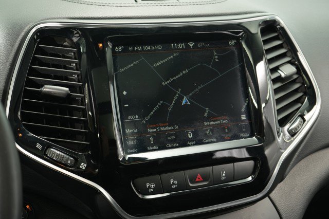 Used 2019 Jeep Cherokee Limited w/ Luxury Group AWD/4WD image 35