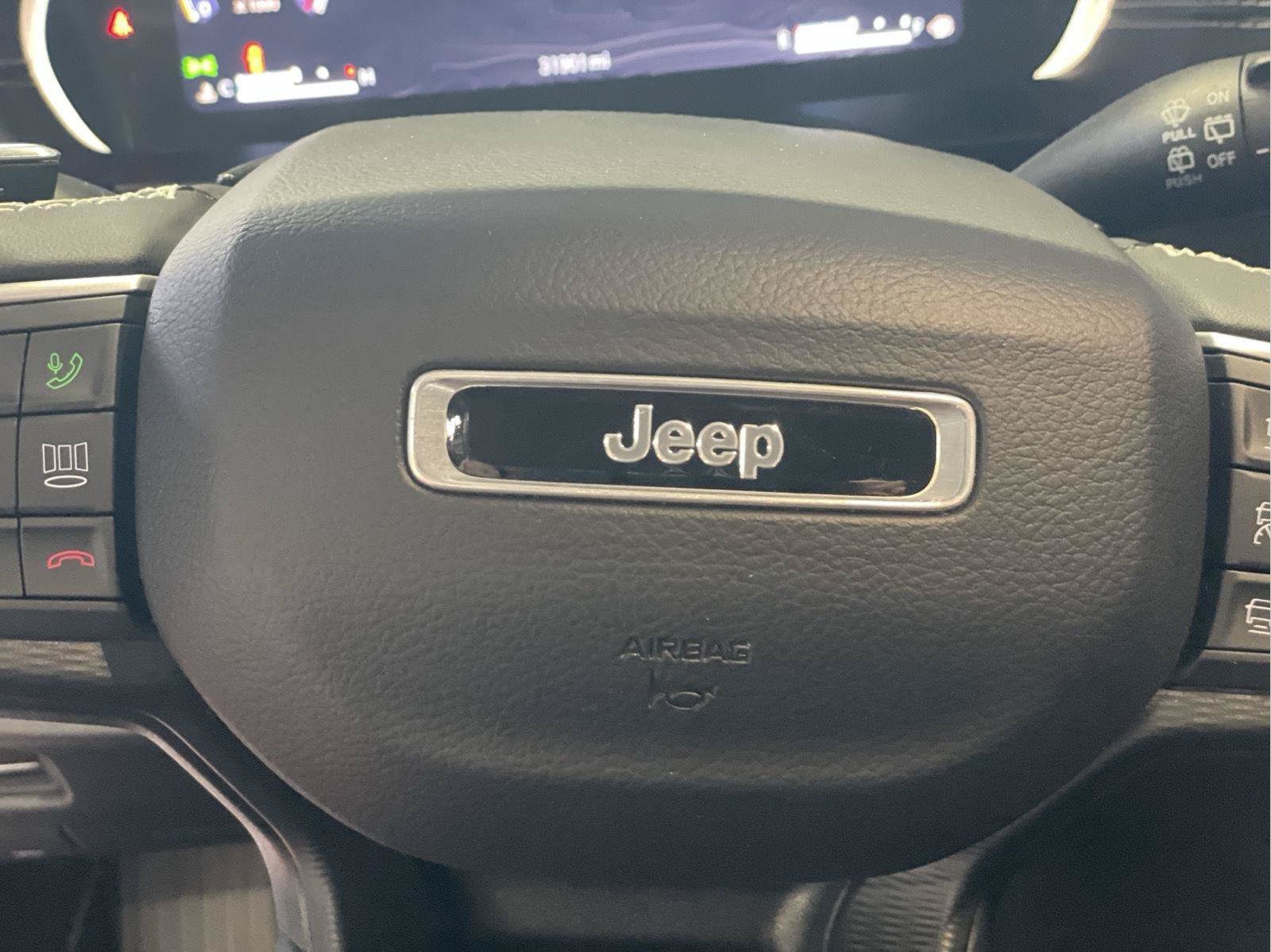 Used 2023 Jeep Grand Cherokee L Laredo AWD/4WD image 30