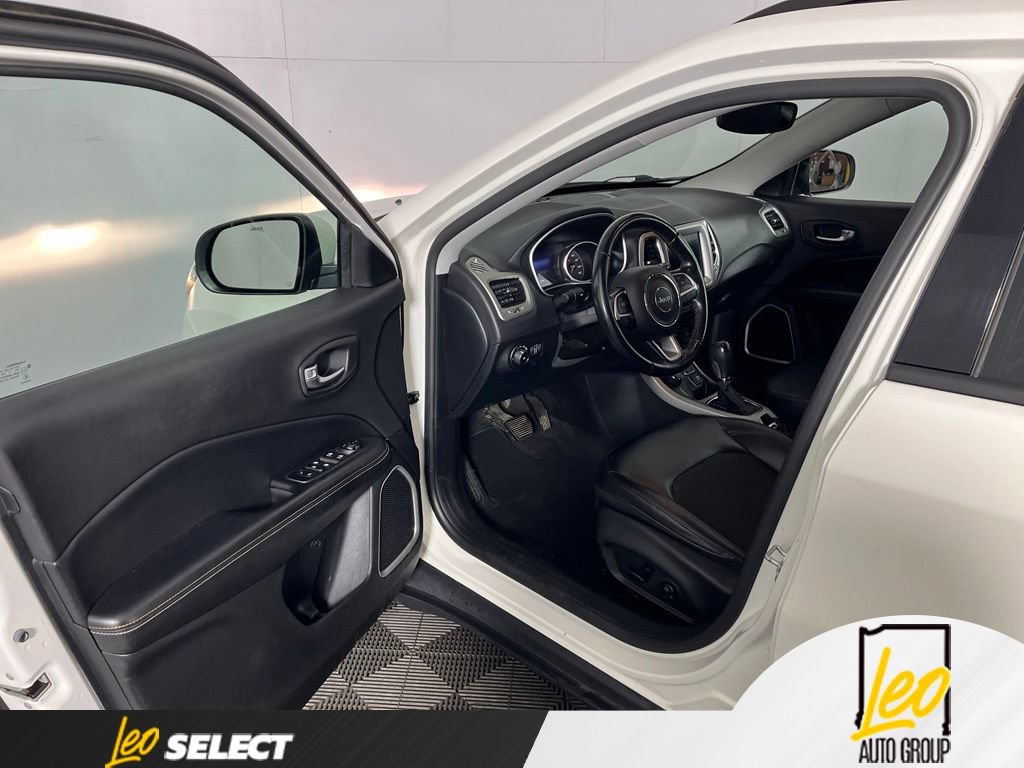 Used 2018 Jeep Compass Latitude w/ Popular Equipment Group AWD/4WD image 9