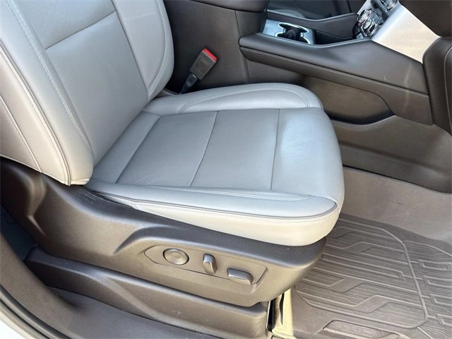 Used 2021 GMC Yukon XL SLT w/ SLT Luxury Package image 20