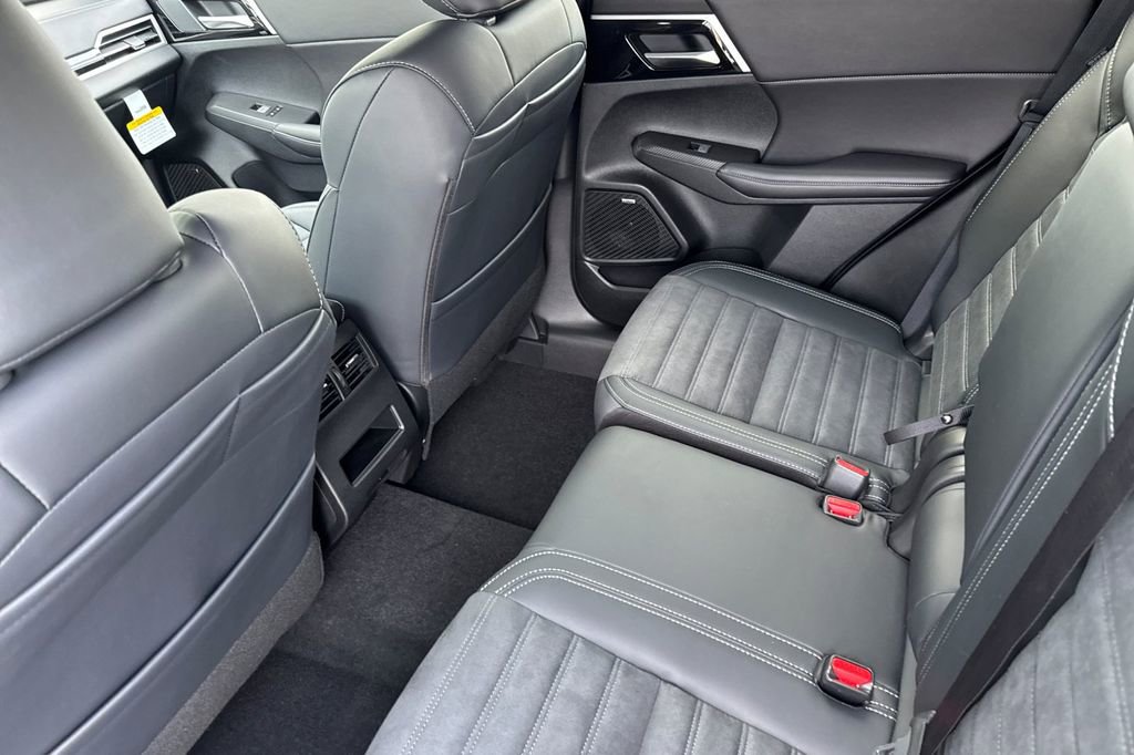 New 2026 Mitsubishi Outlander SE AWD/4WD image 12