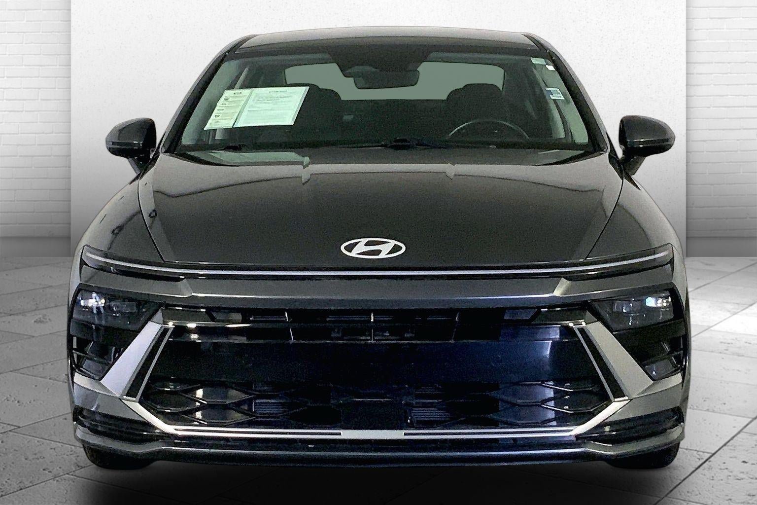Used 2025 Hyundai Sonata SEL FWD image 2