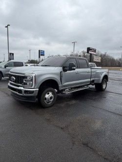 Used 2024 Ford F350 Lariat image 1