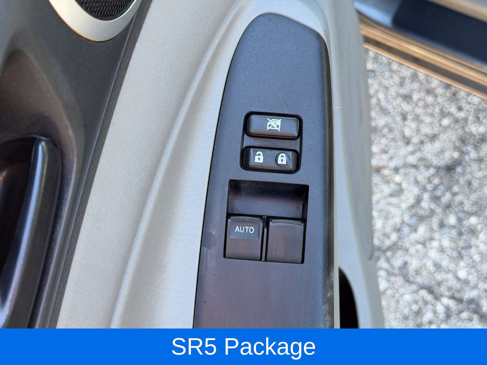 Used 2014 Toyota Tacoma 4x4 Access Cab V6 w/ SR5 Package image 14