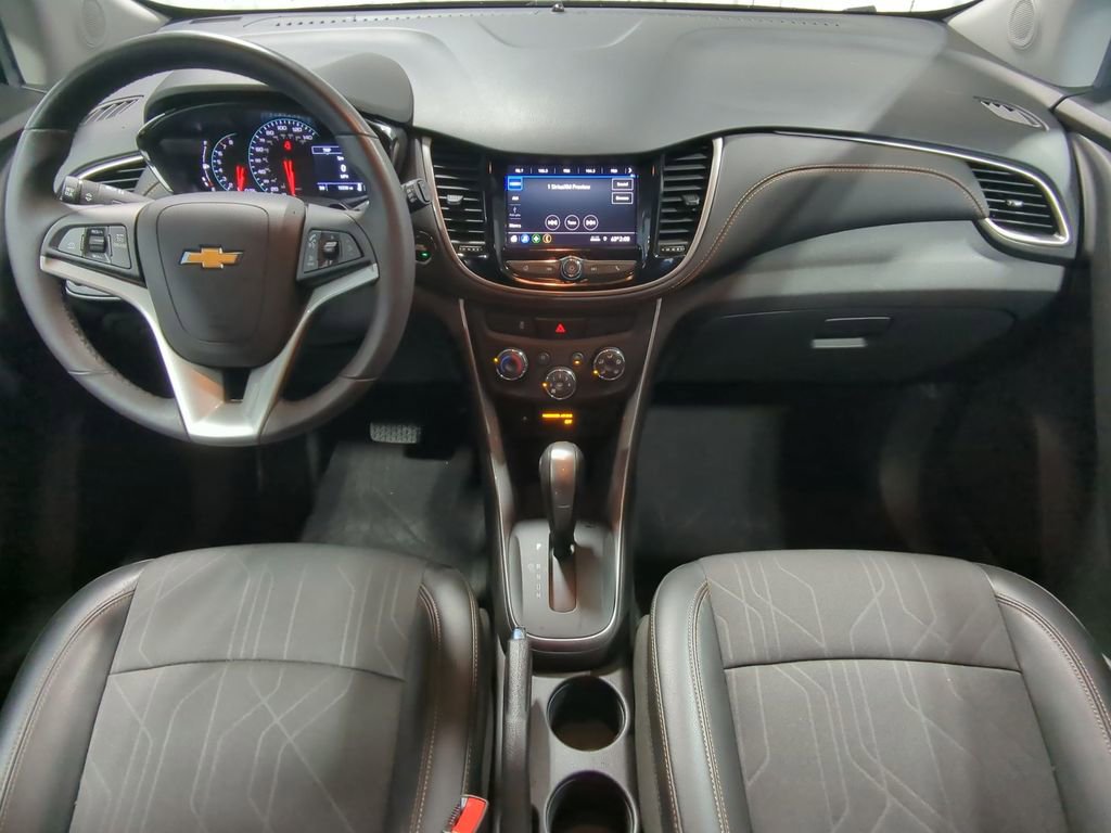 Used 2020 Chevrolet Trax LT w/ LT Convenience Package image 18