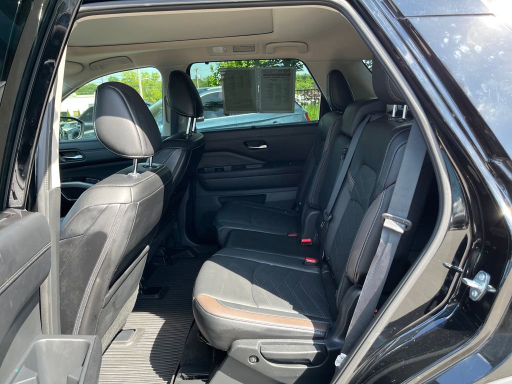 Used 2024 Nissan Pathfinder Platinum w/ Cargo Package FWD image 26