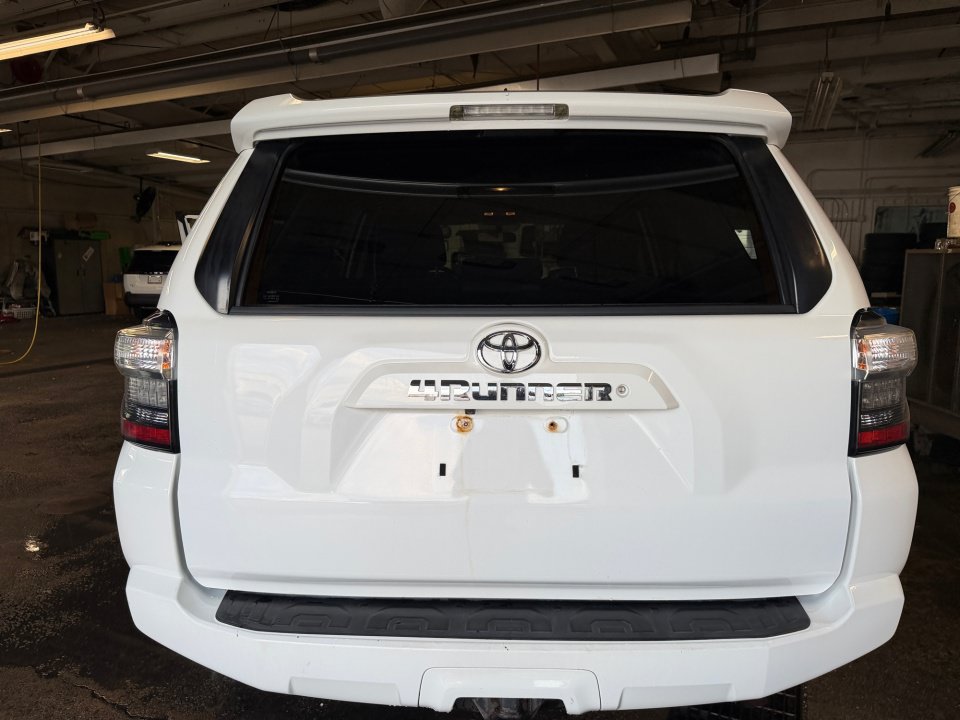 Certified 2016 Toyota 4Runner SR5 AWD/4WD image 18