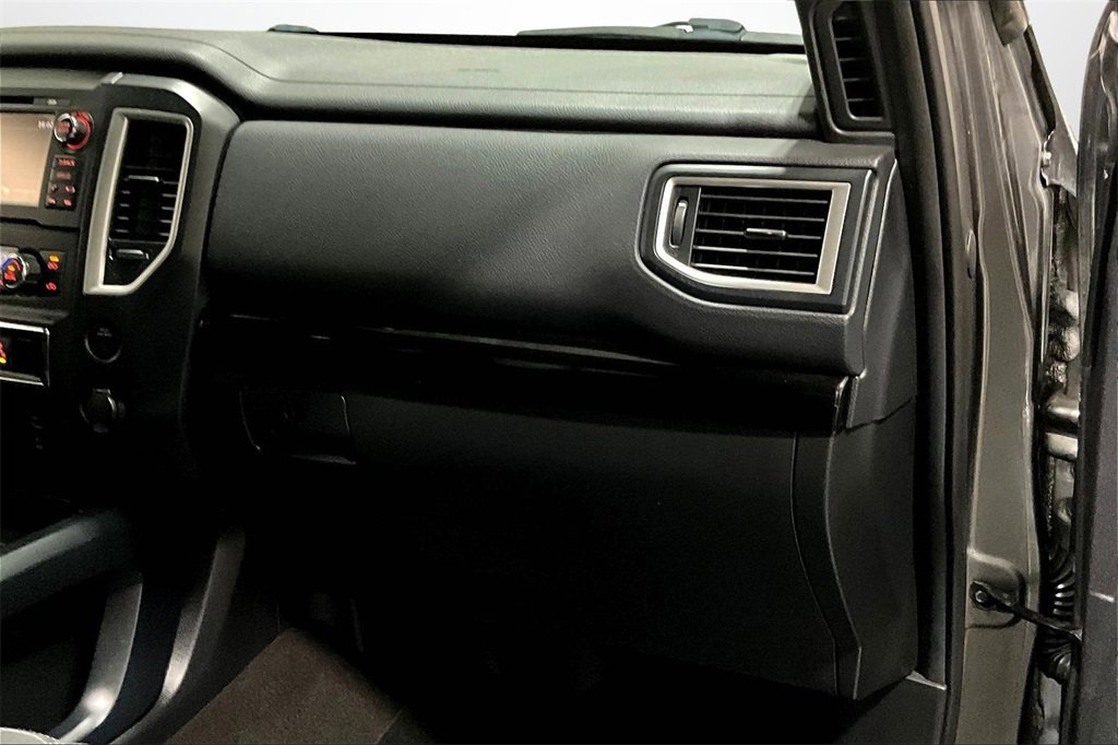 Used 2018 Nissan Titan PRO-4X image 26