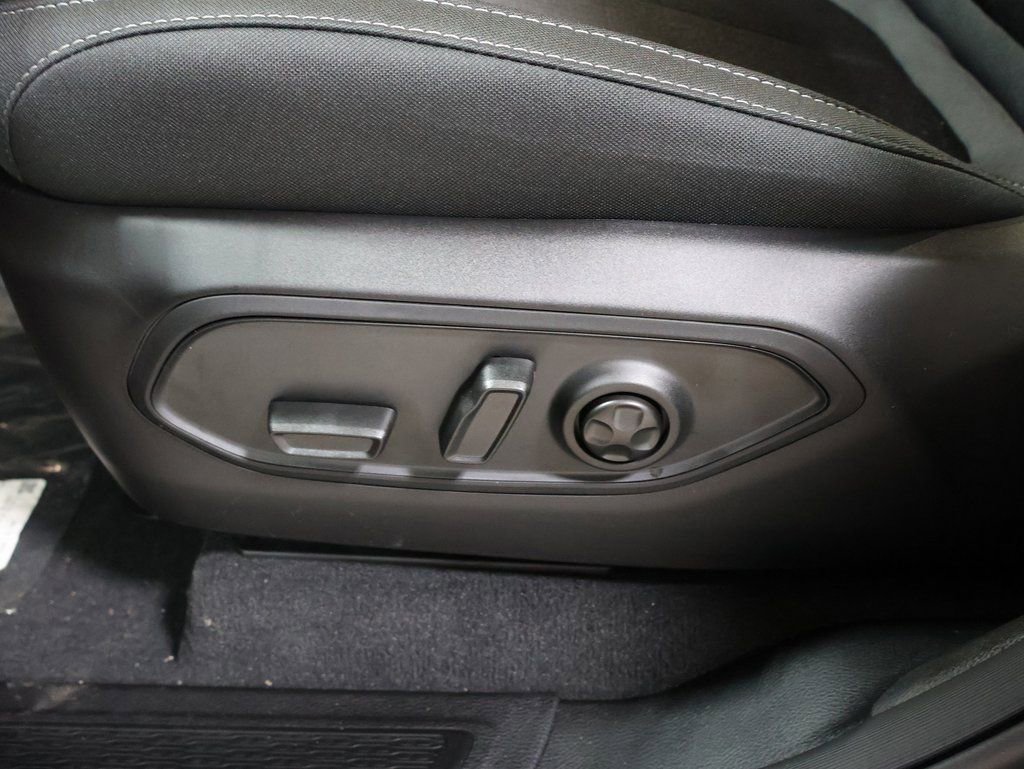 New 2025 Jeep Grand Cherokee L Laredo w/ Luxury Tech Group I image 11