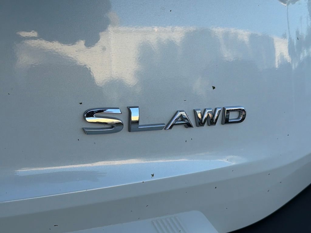 Used 2023 Nissan Rogue SL w/ SL Premium Package image 11