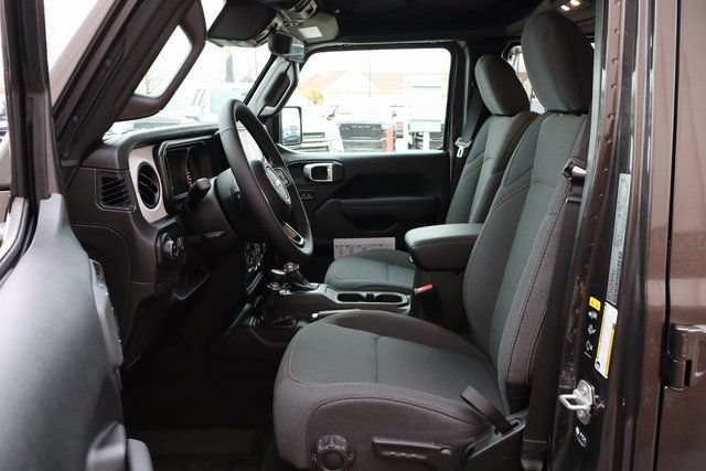 New 2025 Jeep Gladiator Sport AWD/4WD image 10