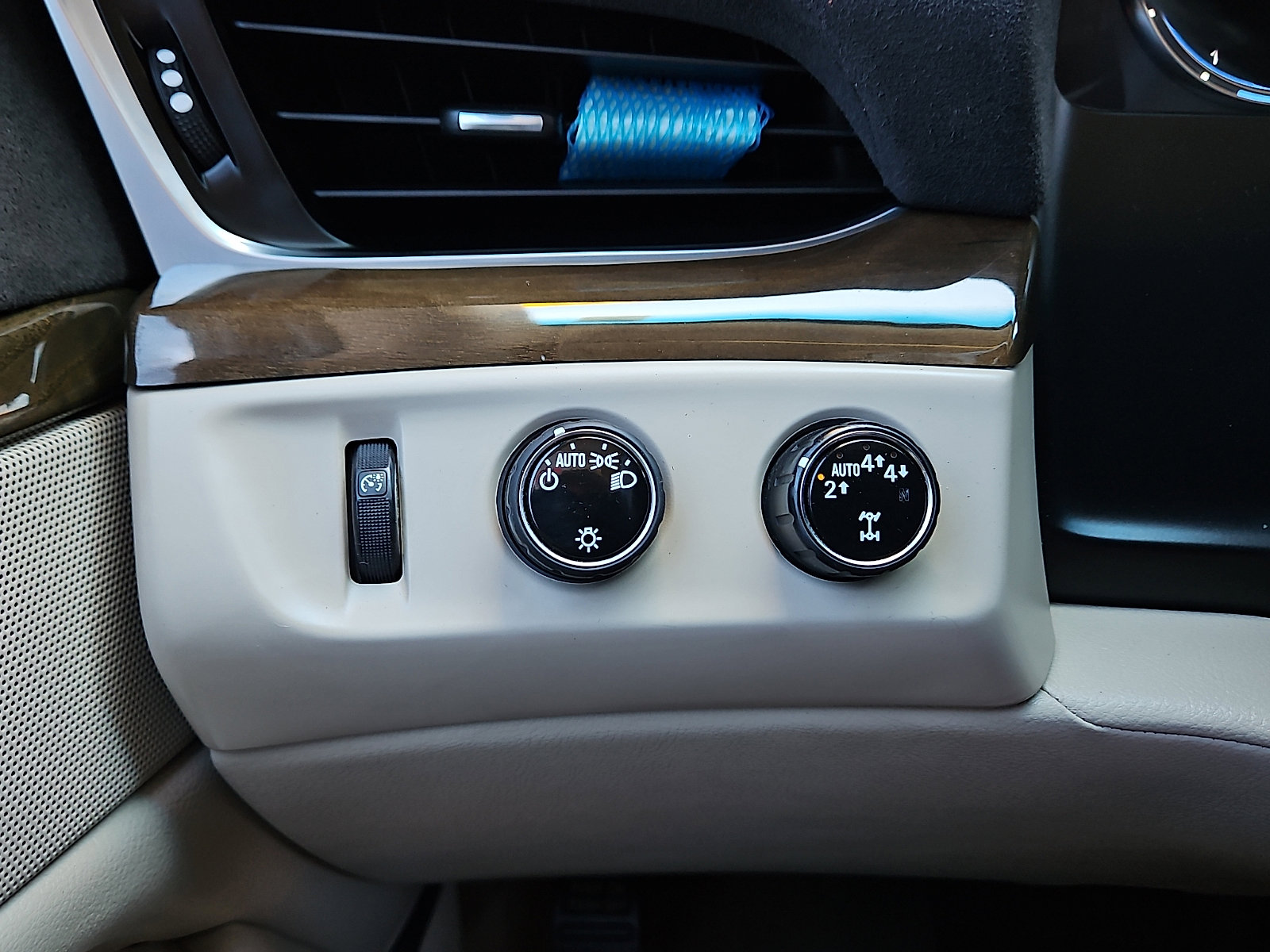 Used 2020 Cadillac Escalade Luxury image 17