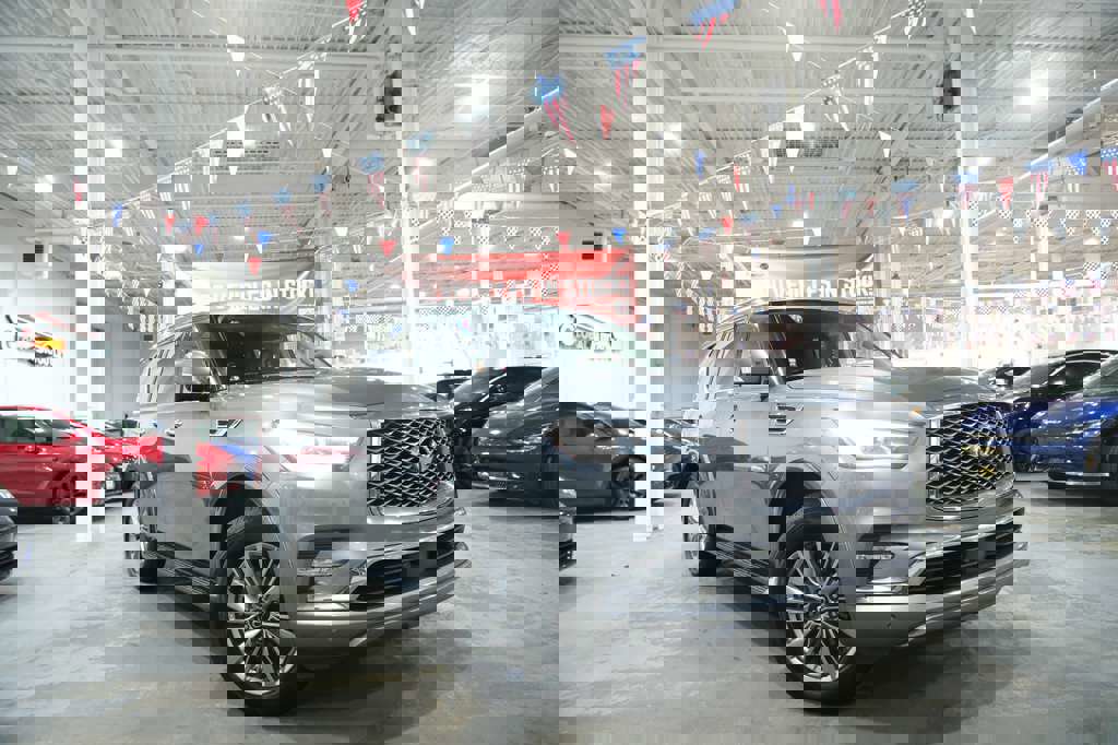 Used 2021 INFINITI QX80 Luxe image 2