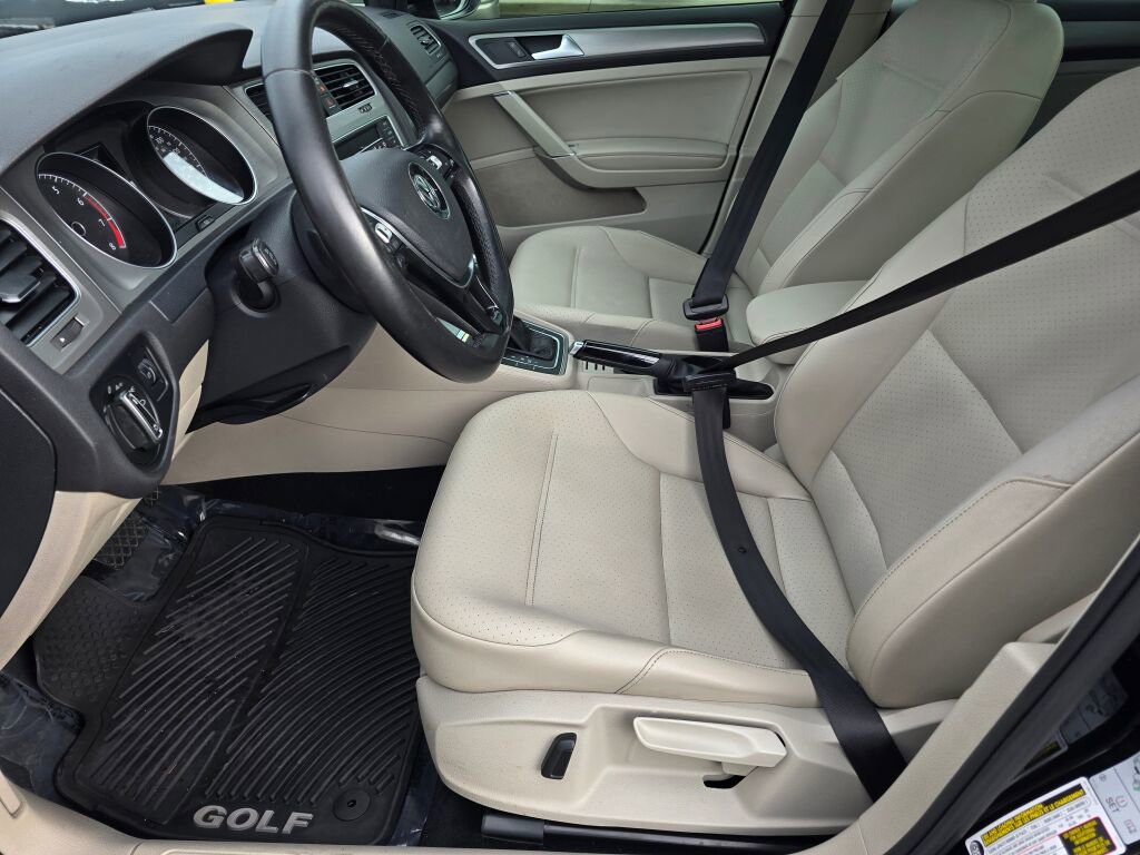 Used 2016 Volkswagen Golf SE image 22
