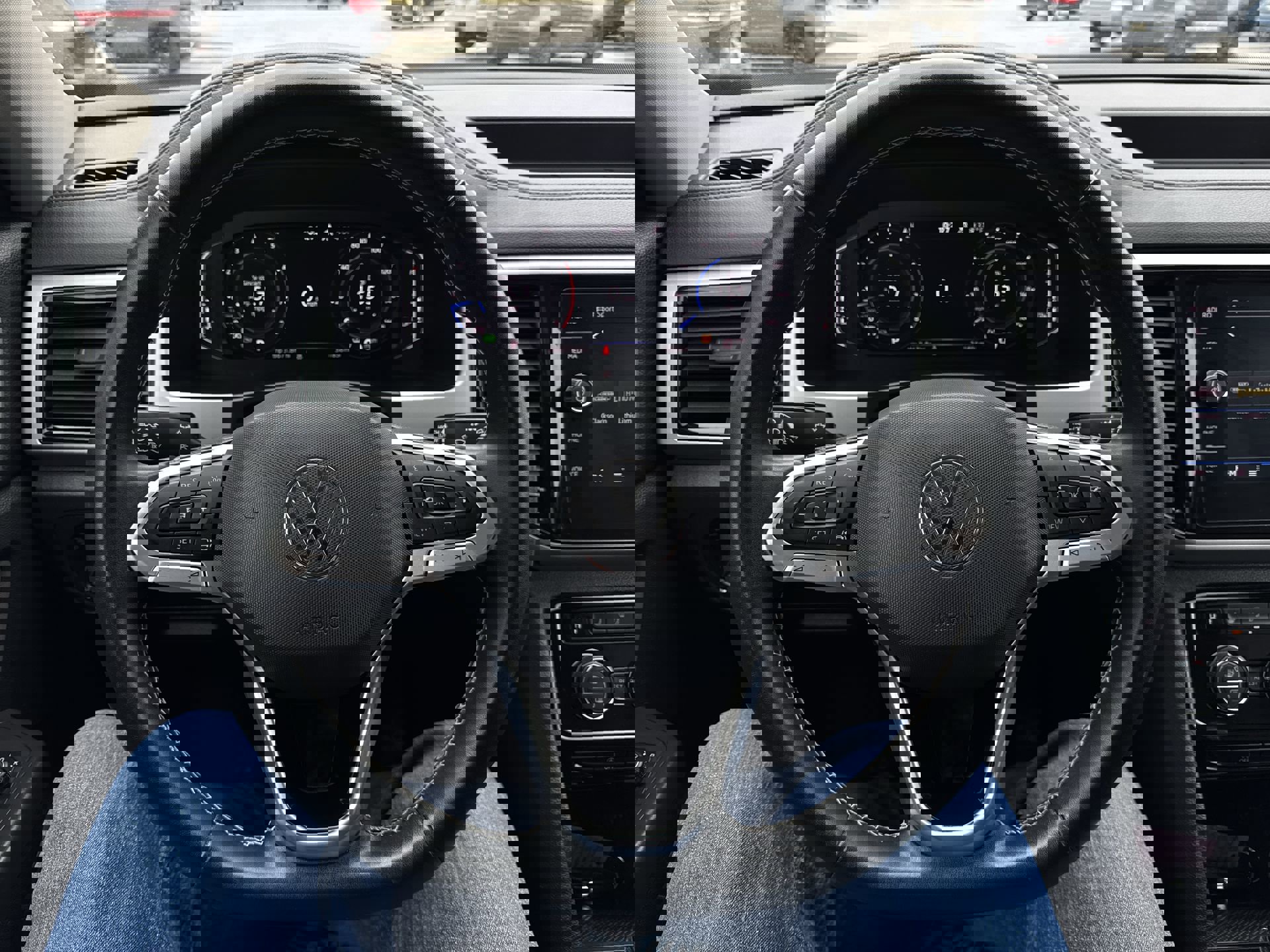 Used 2023 Volkswagen Atlas SE w/ Panoramic Sunroof Package image 17