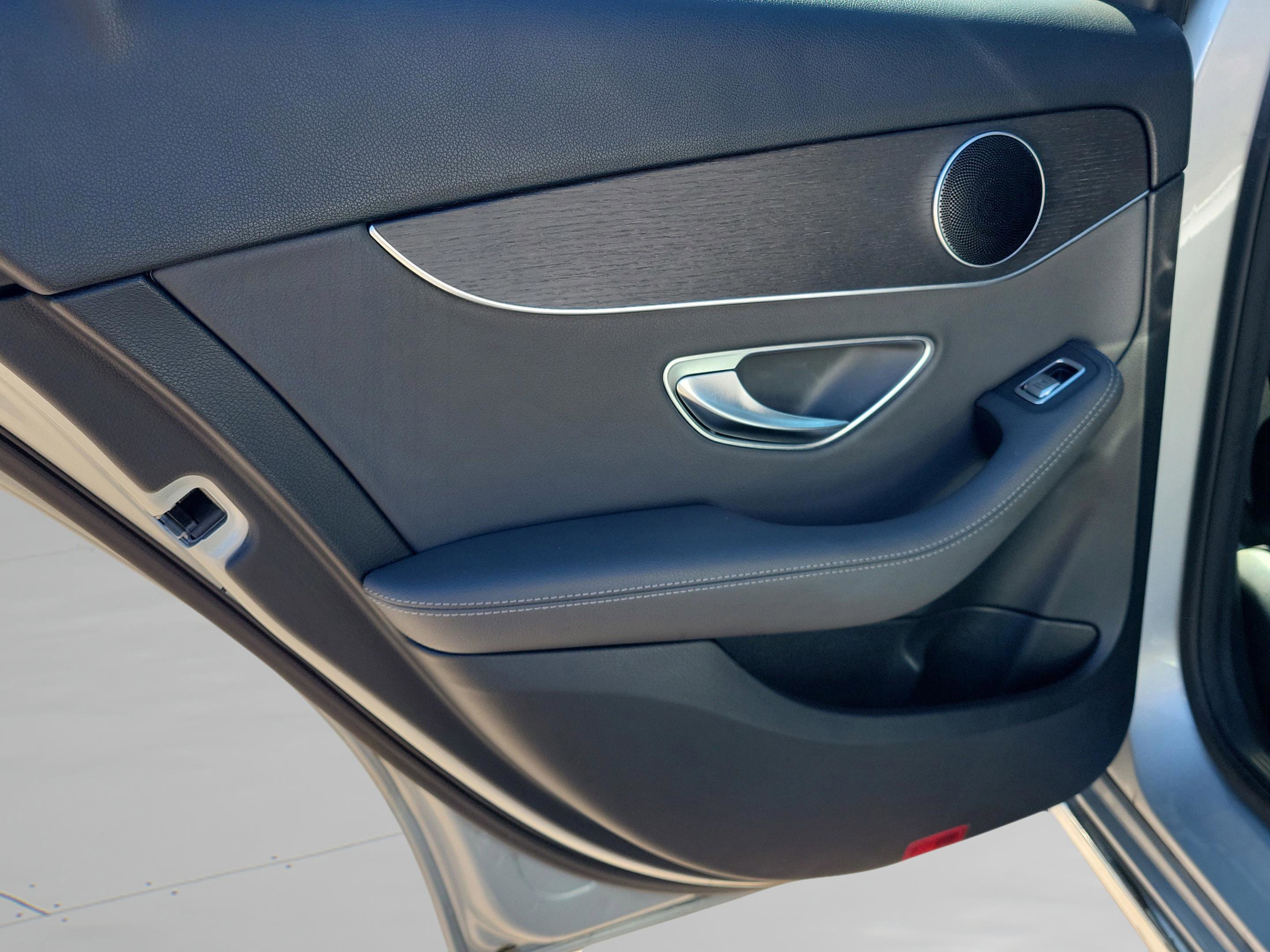 Used 2020 Mercedes-Benz C 300 Sedan image 11