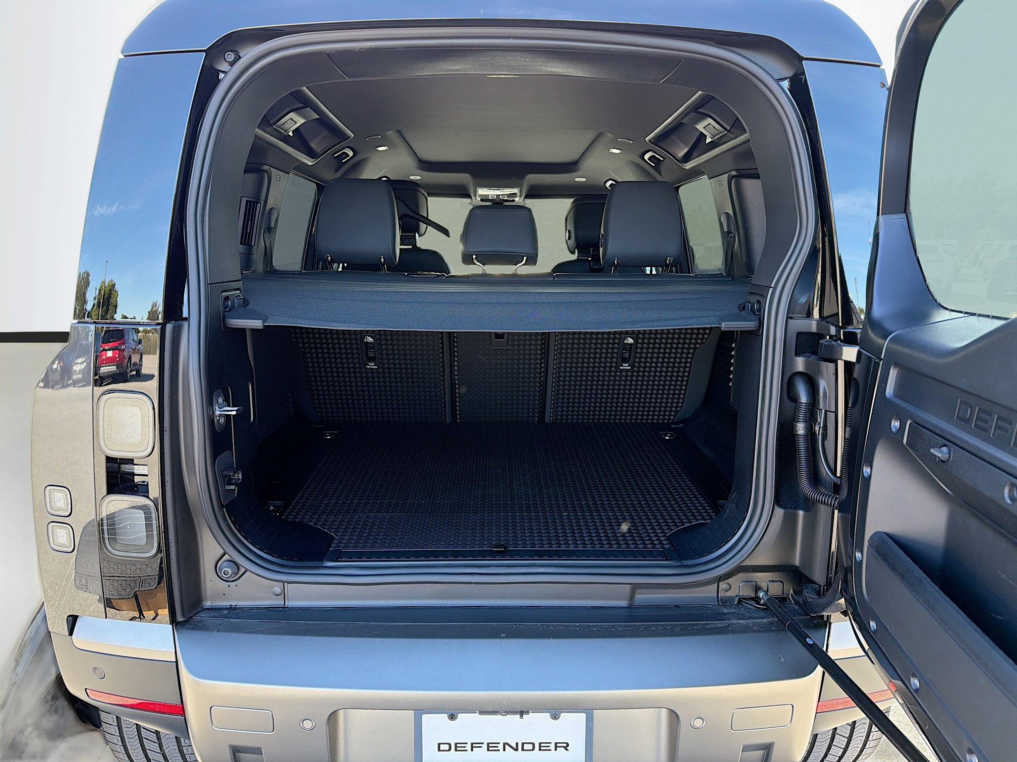 New 2026 Land Rover Defender 110 S image 12