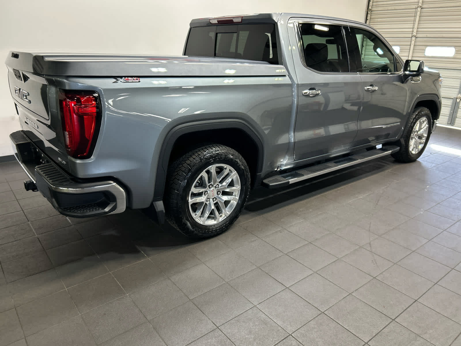 Used 2021 GMC Sierra 1500 SLT w/ SLT Convenience Package AWD/4WD image 5