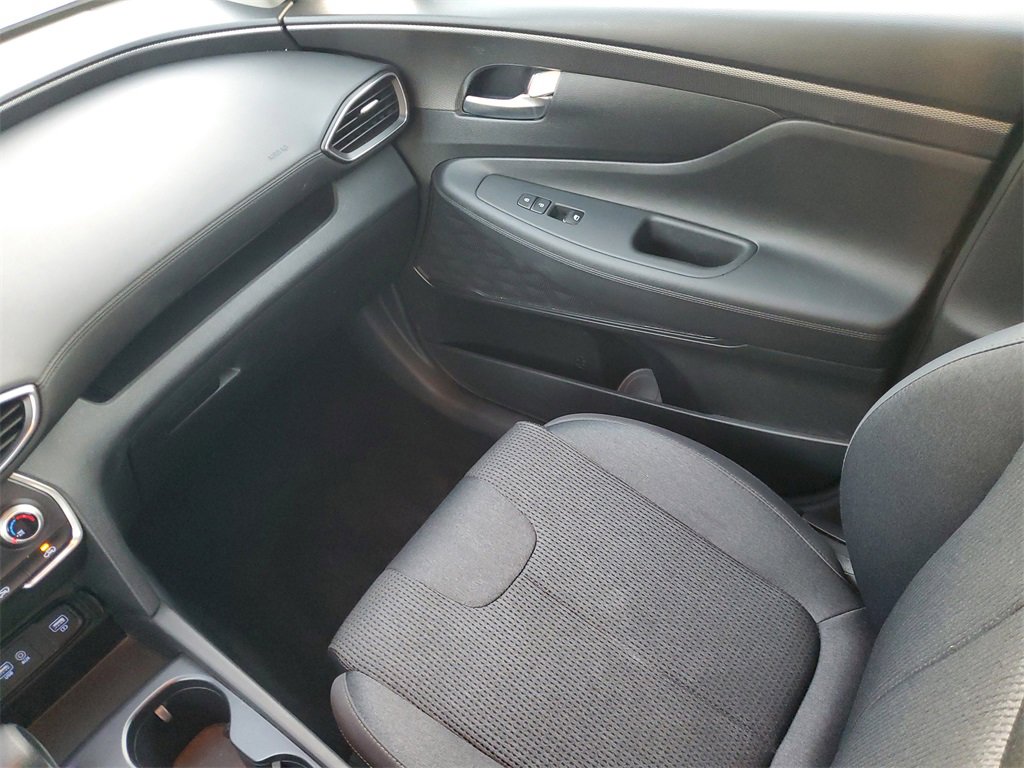 Used 2019 Hyundai Santa Fe SE image 11