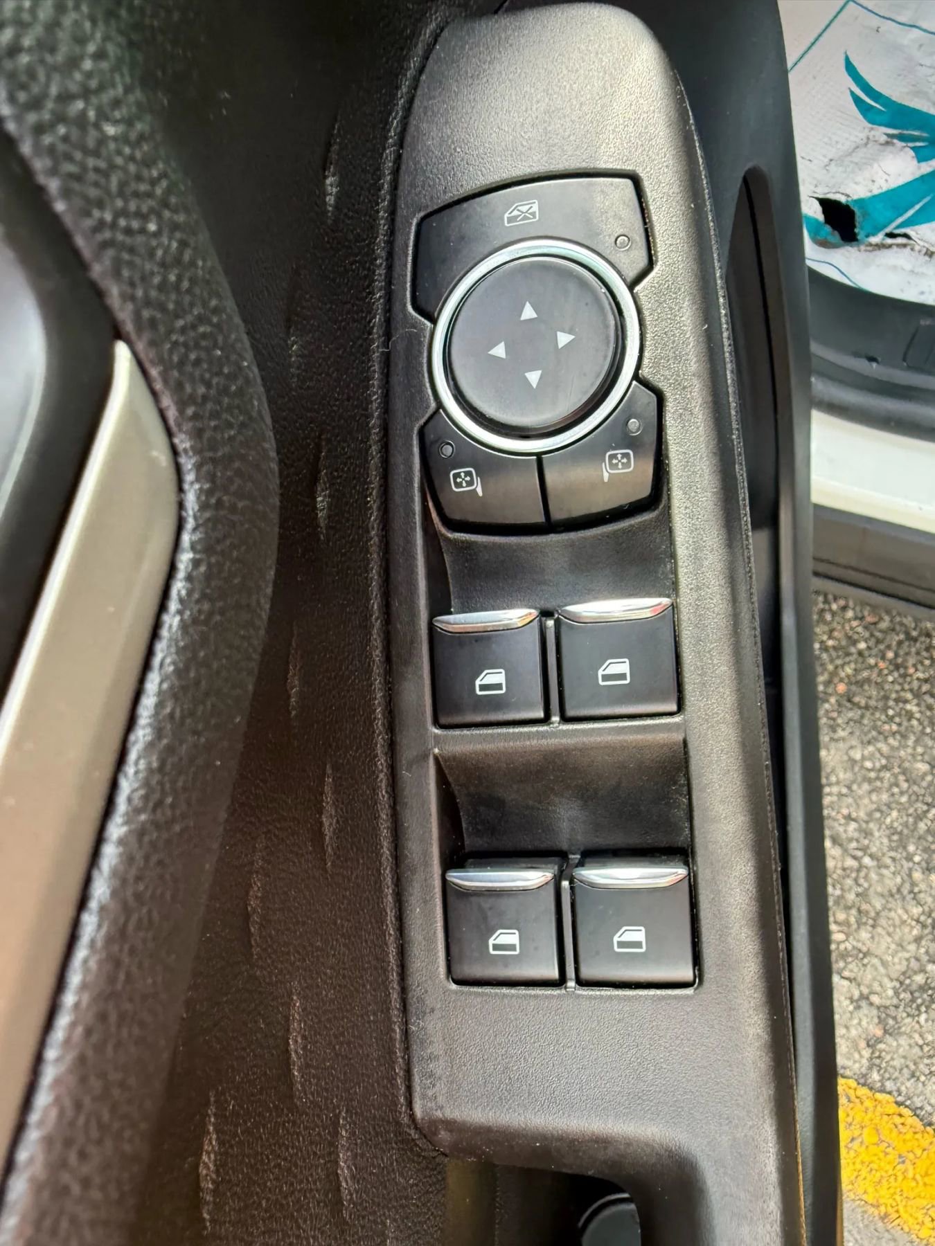 Used 2020 Ford Escape SEL image 25