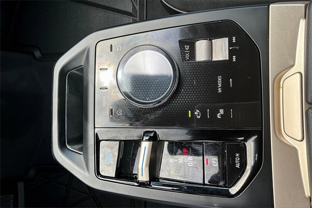 Used 2023 BMW iX xDrive50 image 25