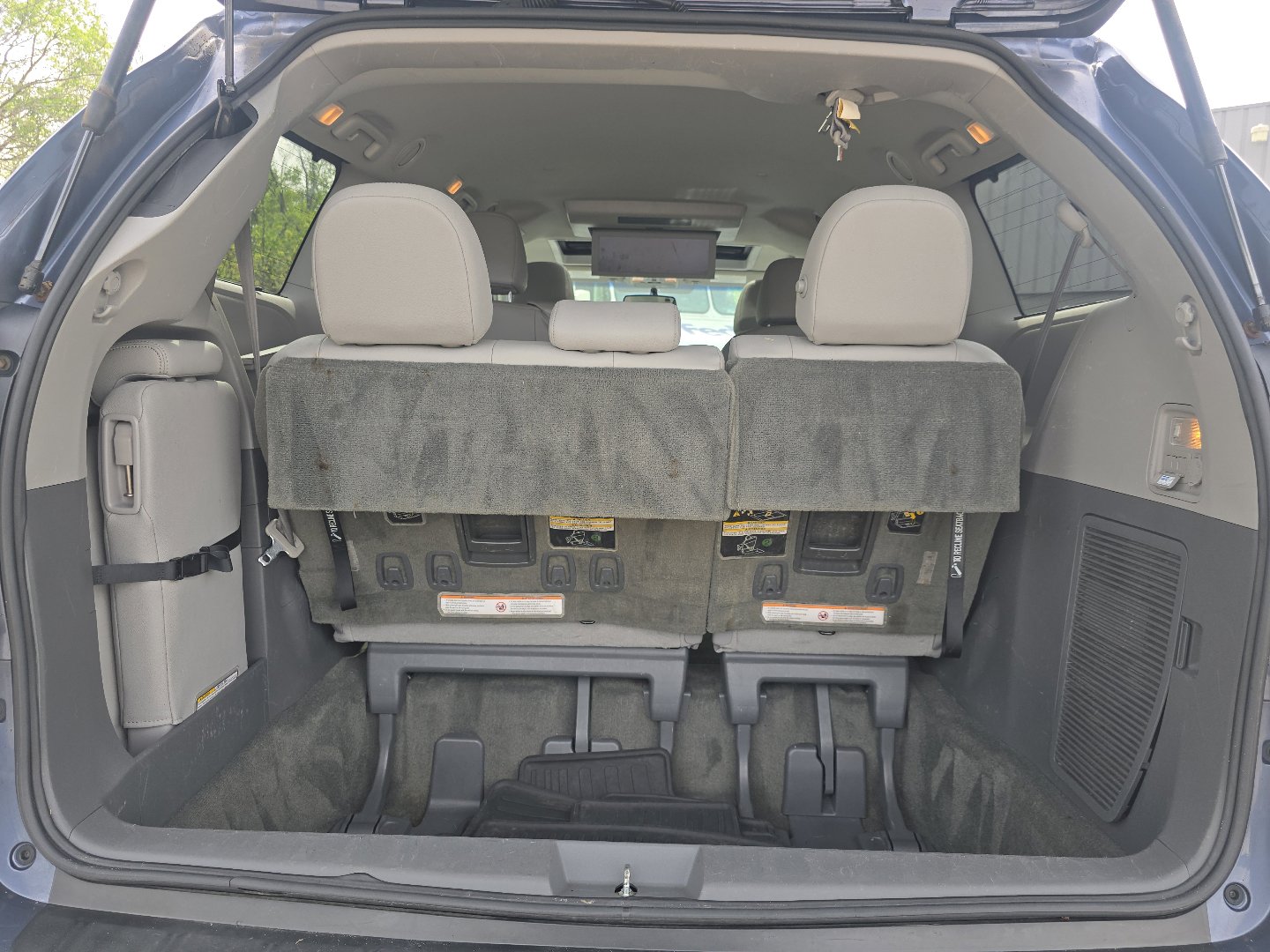 Used 2015 Toyota Sienna XLE Premium FWD image 17