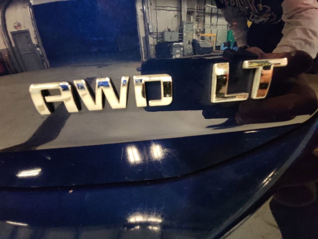 Used 2023 Chevrolet Equinox LT AWD/4WD image 36