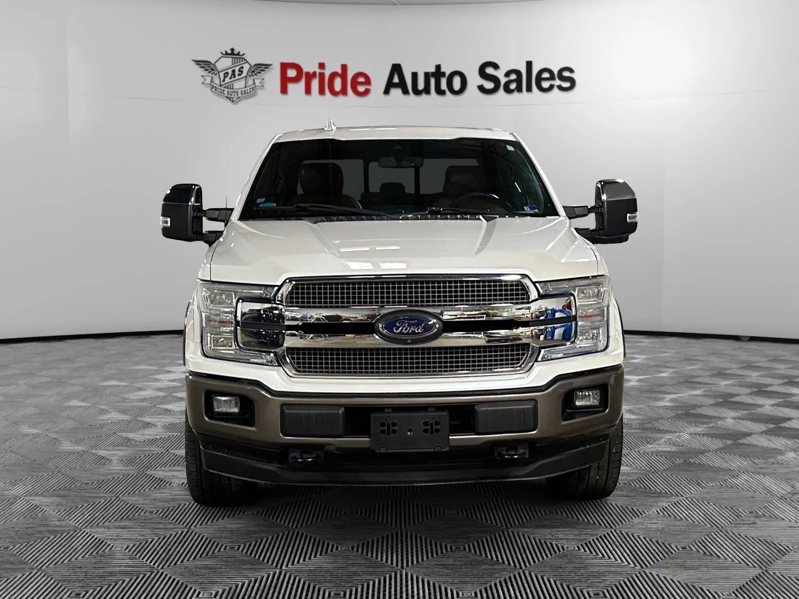 Used 2018 Ford F150 King Ranch w/ Equipment Group 601A Luxury AWD/4WD image 2