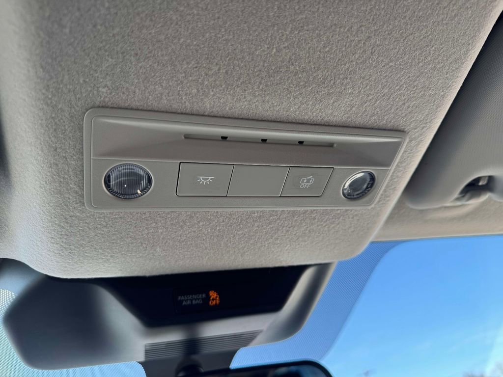 Used 2025 Nissan Kicks SV image 29