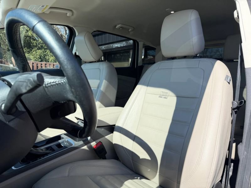 Used 2019 Ford Escape Titanium w/ U9j03 - Titanium Tow Package image 11