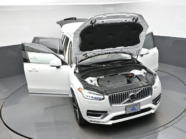 Used 2025 Volvo XC90 B5 Plus w/ Protection Package Premier AWD/4WD image 49