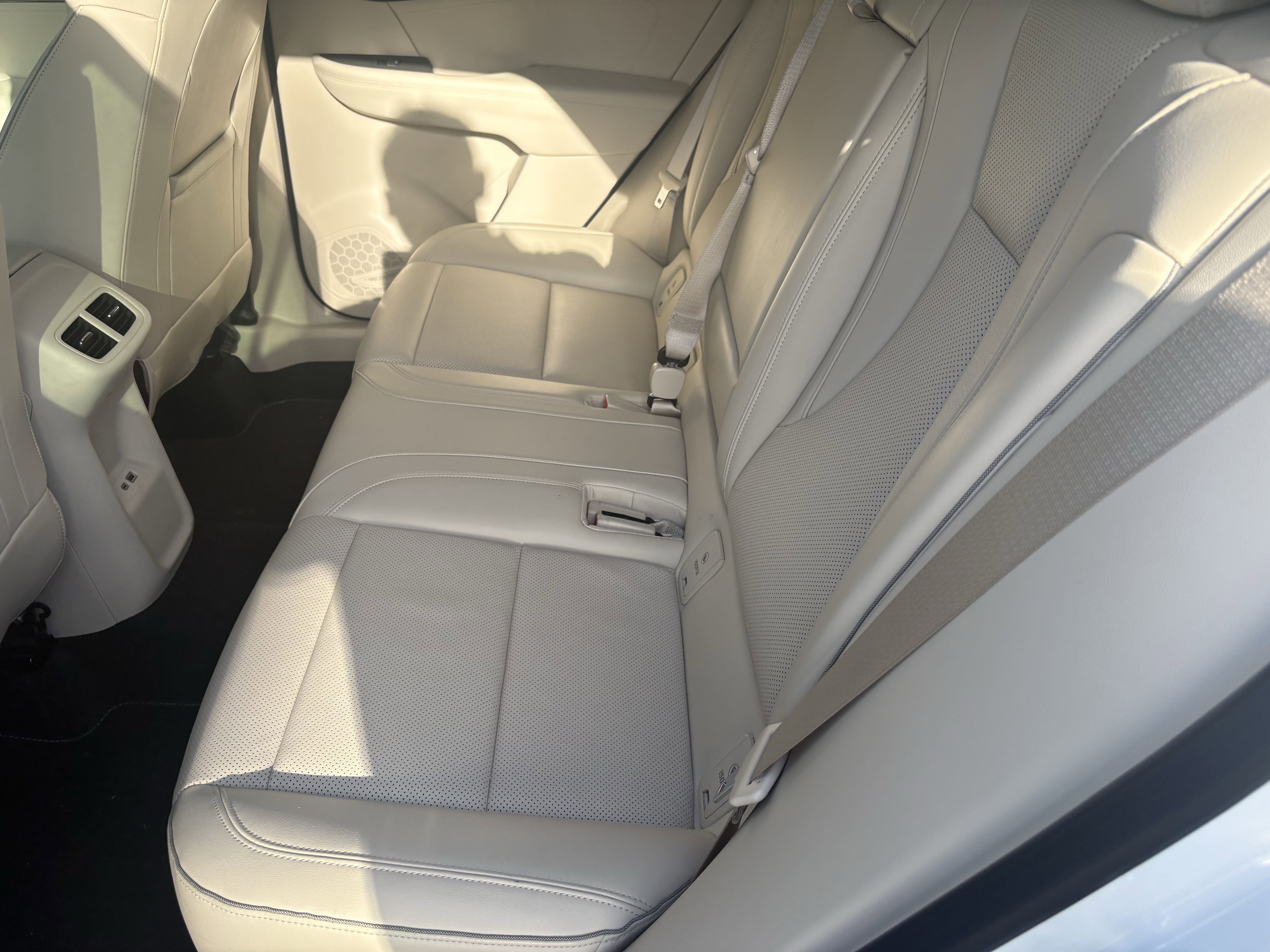 Used 2023 Buick Envision Essence FWD image 9