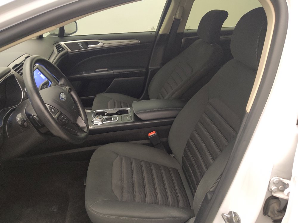 Used 2019 Ford Fusion SE FWD image 17