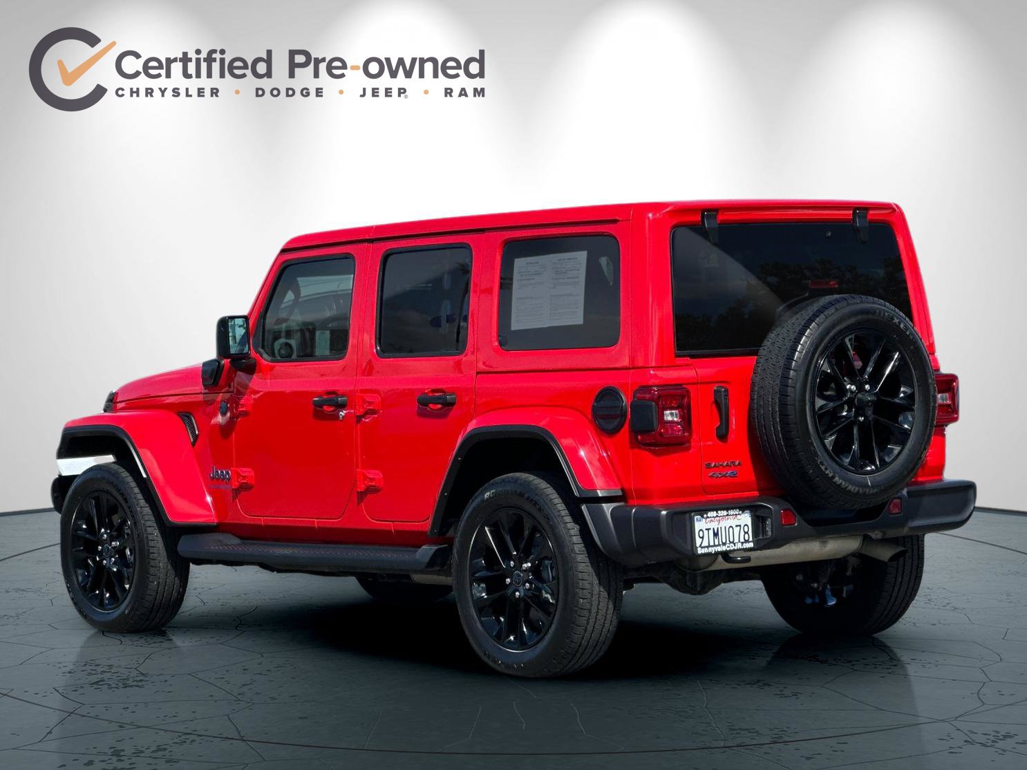 Used 2025 Jeep Wrangler Unlimited Sahara AWD/4WD image 6