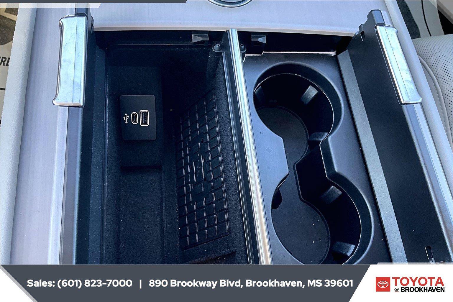 Used 2025 Lincoln Navigator L Reserve AWD/4WD image 24