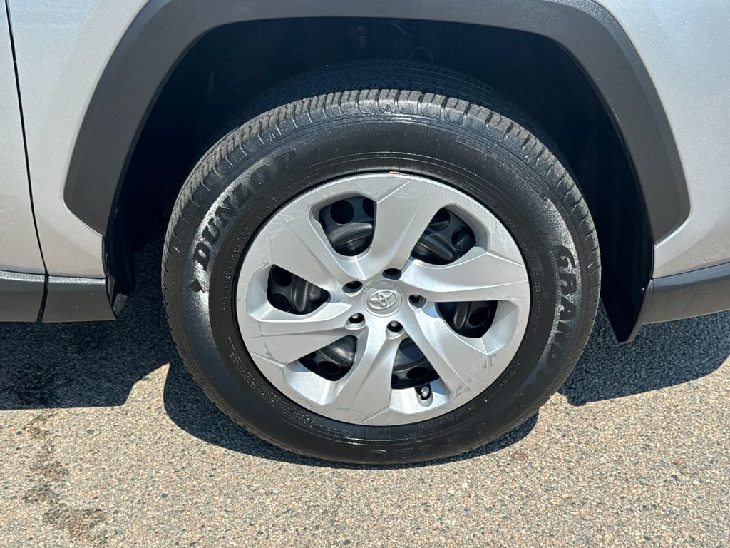Used 2023 Toyota RAV4 LE AWD/4WD image 41