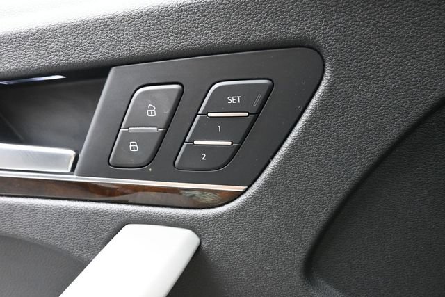 Used 2018 Audi Q5 2.0T Premium Plus w/ Premium Plus Package AWD/4WD image 24