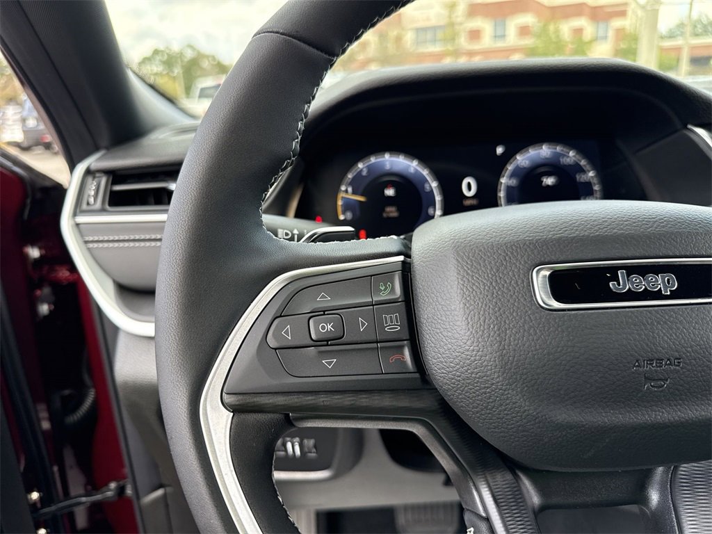 New 2025 Jeep Grand Cherokee Laredo X w/ Luxury Tech Group I image 14