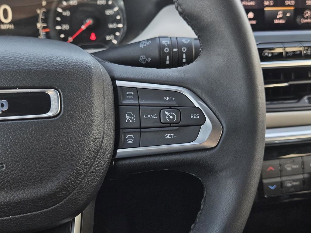 Used 2024 Jeep Compass Limited image 15