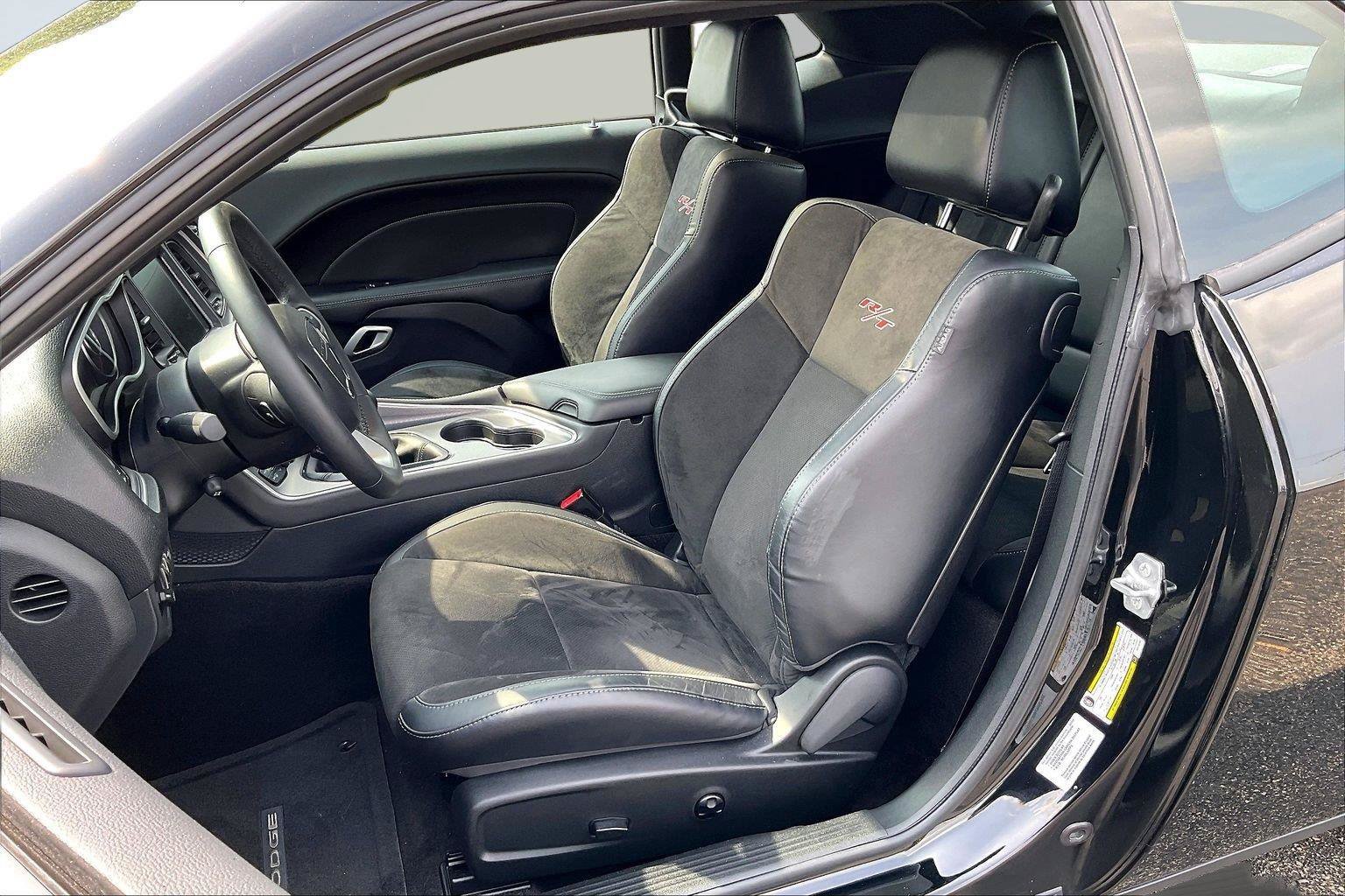 Used 2015 Dodge Challenger R/T Plus RWD image 24