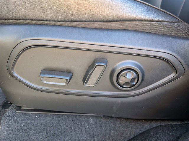 New 2025 Jeep Grand Cherokee Limited w/ Black Appearance Package image 13