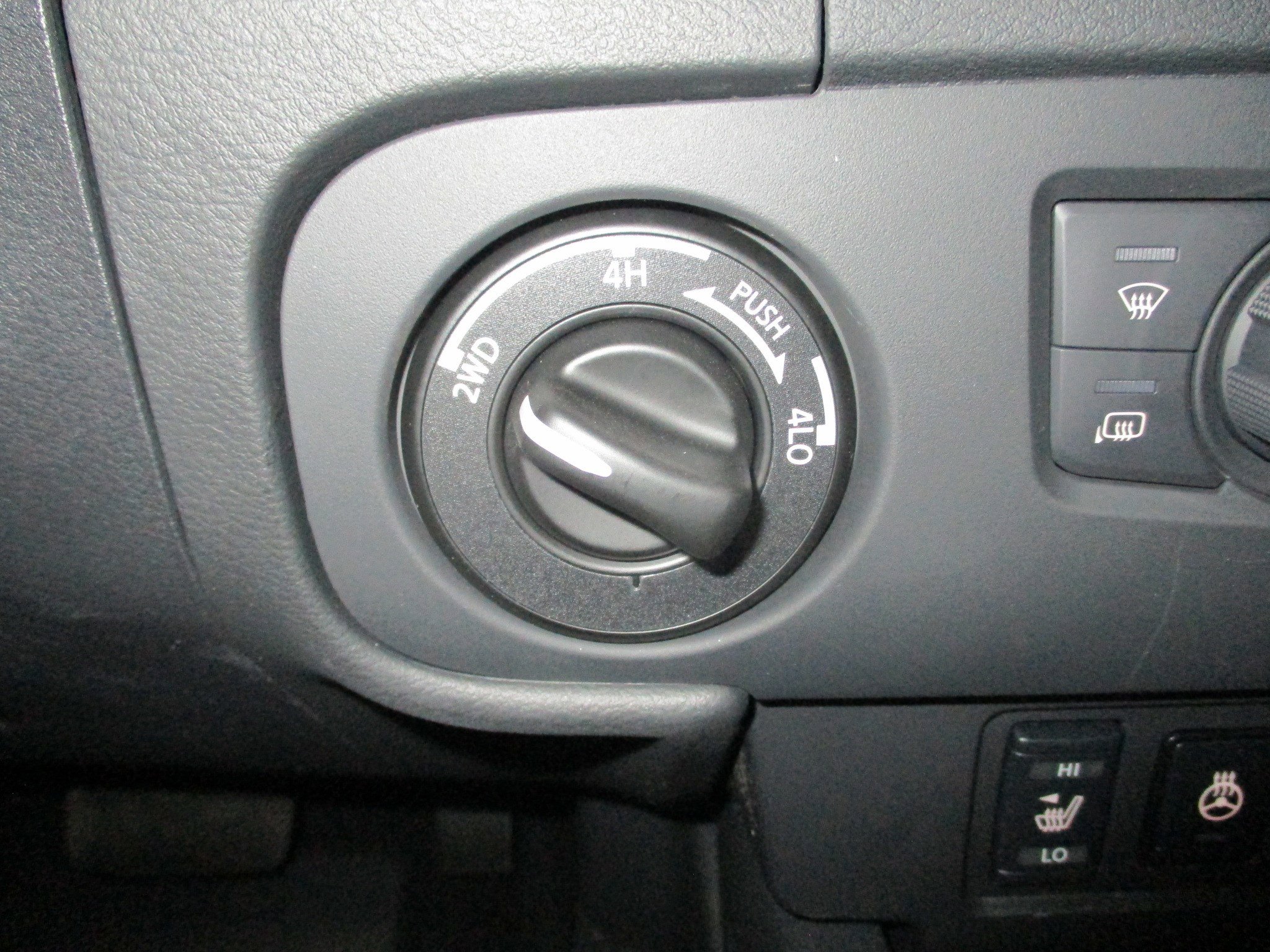 New 2025 Nissan Frontier SL image 27