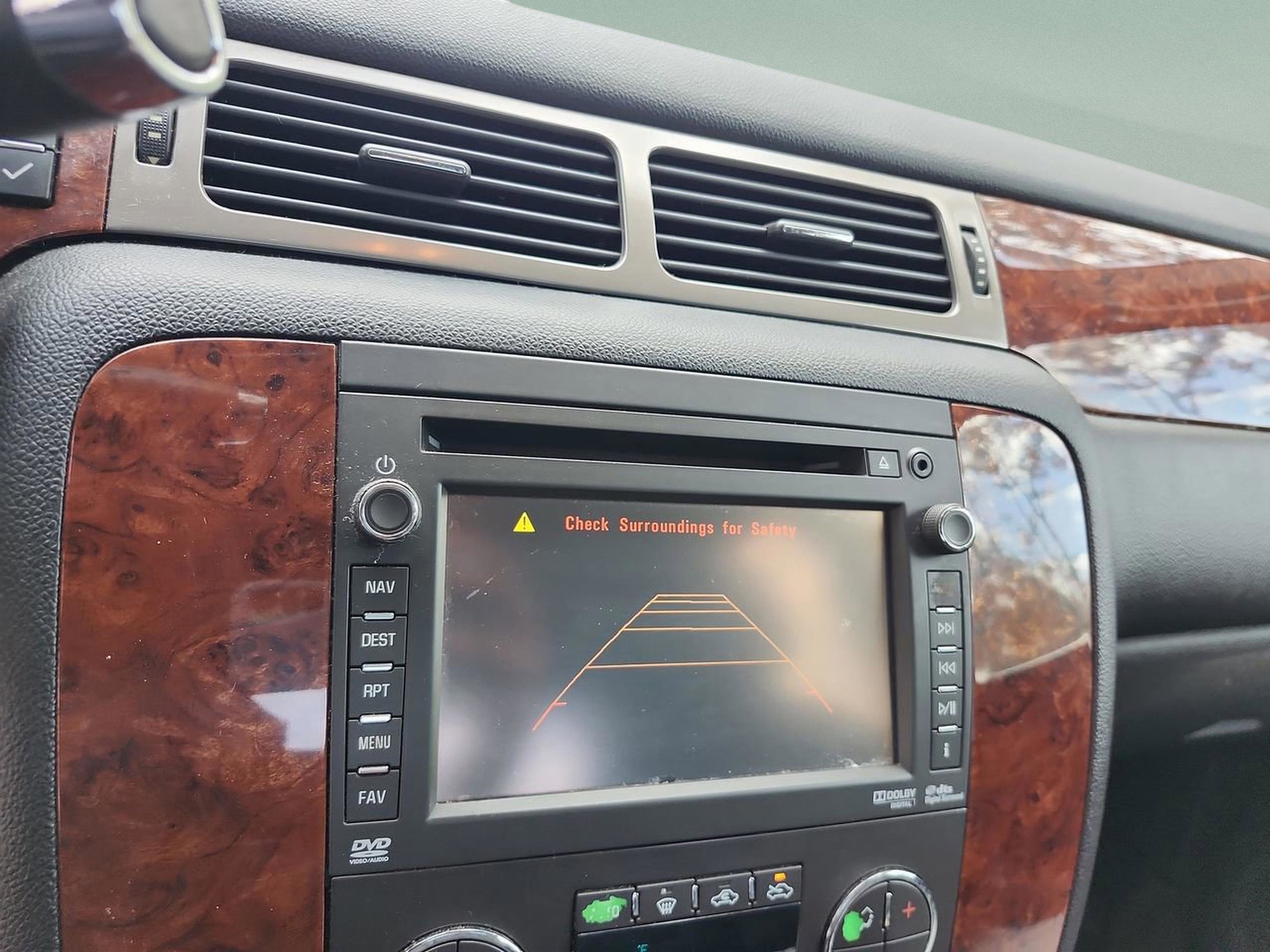 Used 2013 Chevrolet Avalanche LTZ image 28