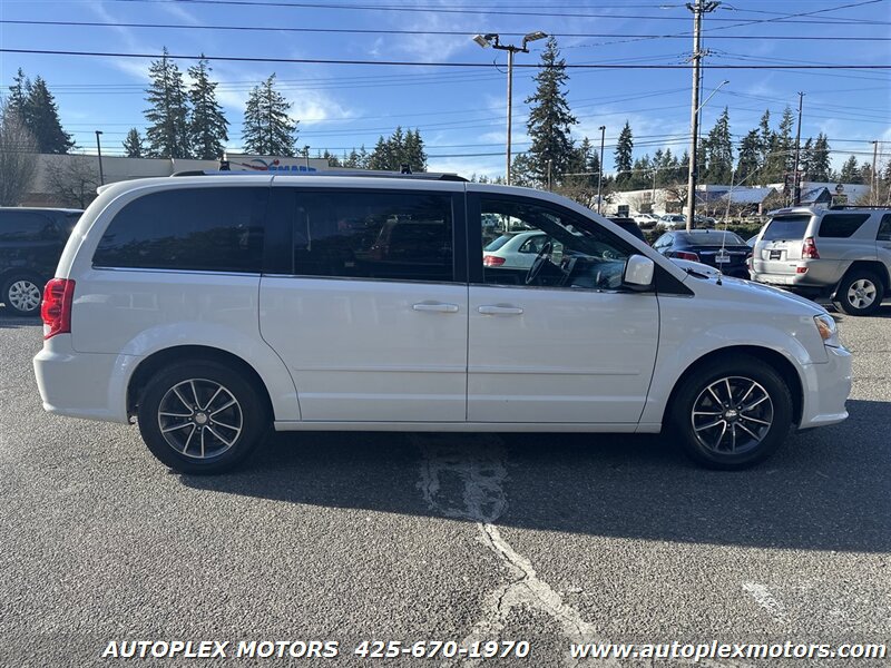 Used 2017 Dodge Grand Caravan SXT FWD image 8