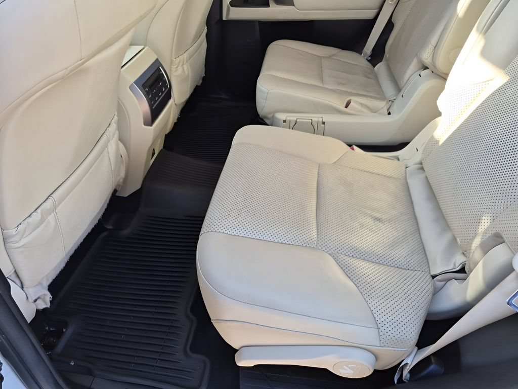 Used 2023 Lexus GX 460 Luxury w/ Sport Design Package AWD/4WD image 23