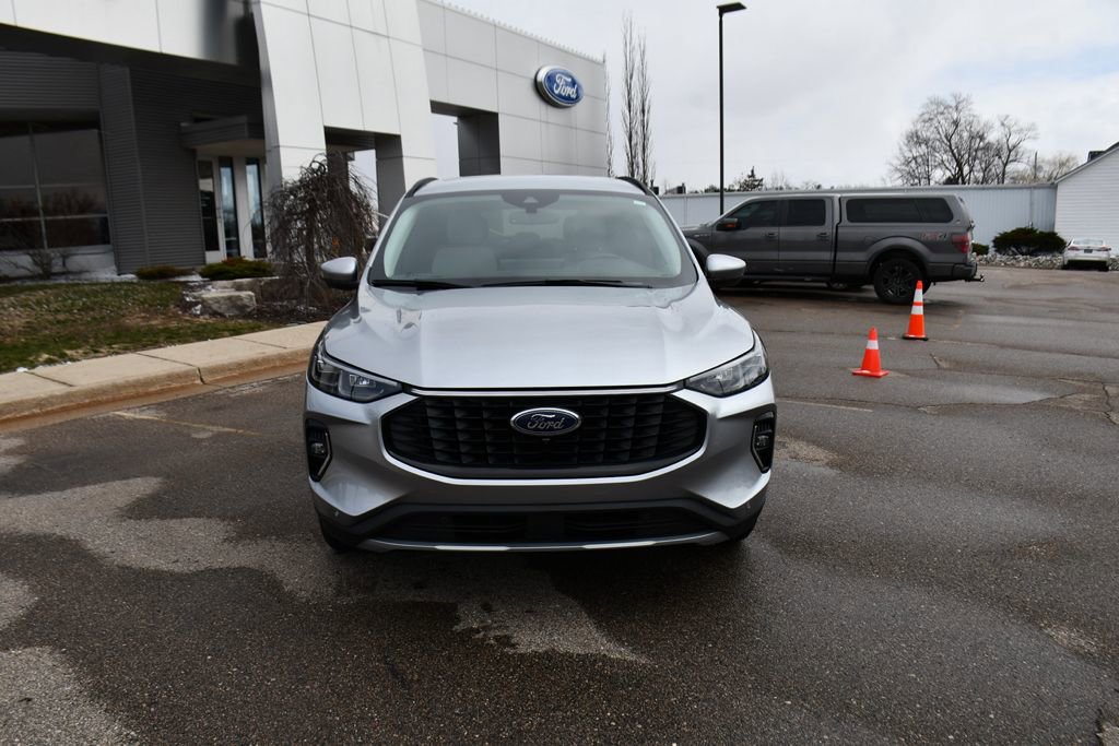 Used 2023 Ford Escape Platinum image 10