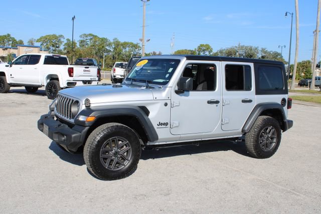 Used 2024 Jeep Wrangler Sport S image 5