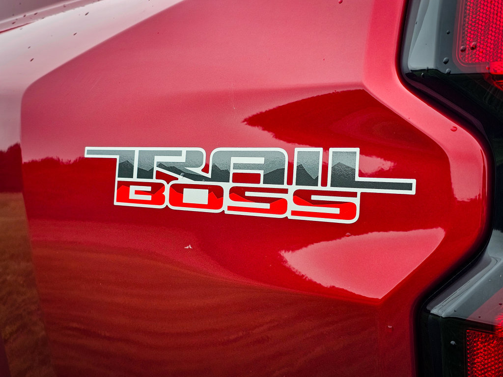 Used 2023 Chevrolet Colorado Trail Boss AWD/4WD image 12
