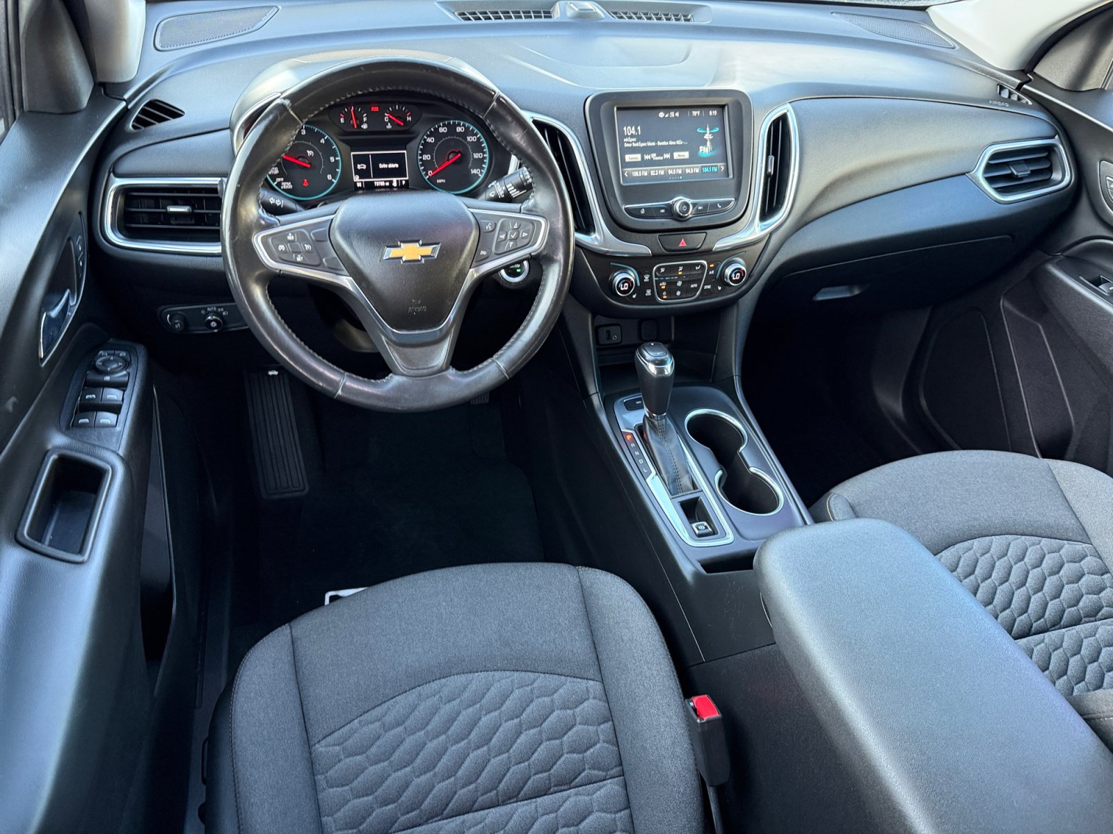 Used 2018 Chevrolet Equinox LT AWD/4WD image 15